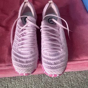 APL Women's TechLoom Wave Pink Leopard Size 7.5